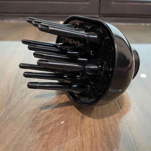 Excellent Condition Hair Diffuser Attachment with Extra Long Fingers - Picture 8 of 10